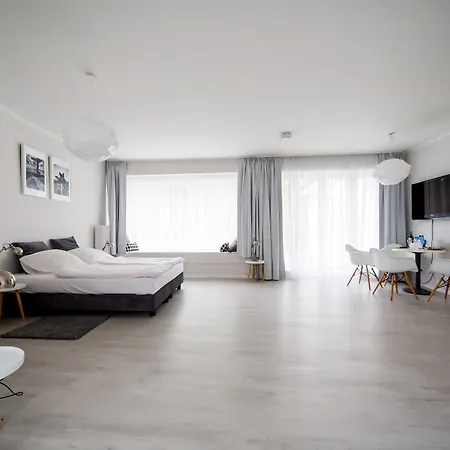 Pomaranczowa Plaza Отель