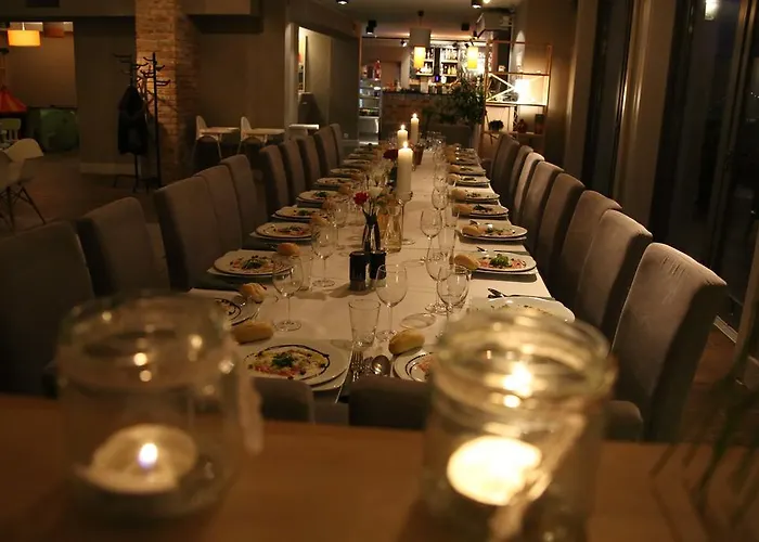 Pomaranczowa Plaza Отель