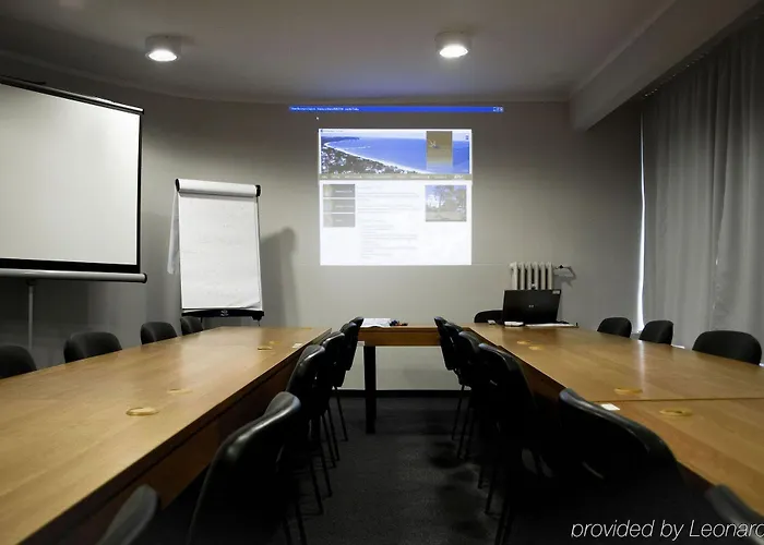 Отель Pomaranczowa Plaza