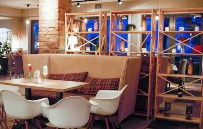 Pomaranczowa Plaza 3*