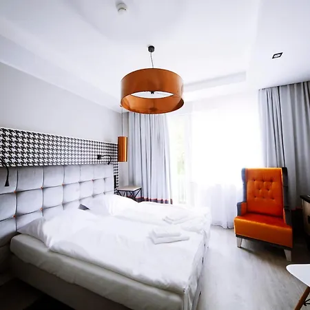 Pomaranczowa Plaza Otel