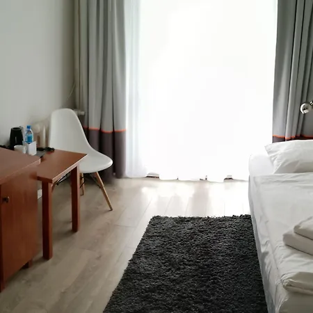 Ξενοδοχείο Pomaranczowa Plaza Σόποτ