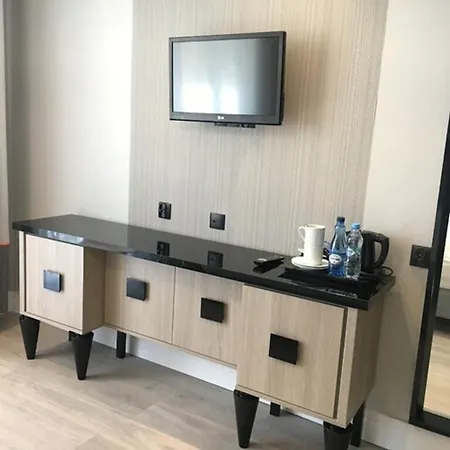 Pomaranczowa Plaza Otel 3*