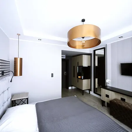 Pomaranczowa Plaza Отель 3*
