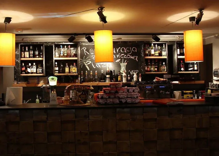 Pomaranczowa Plaza Hotel 3*