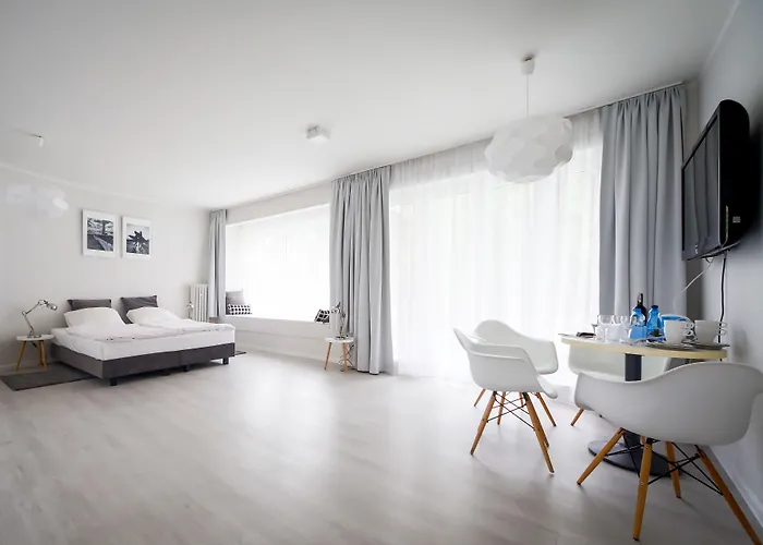 Hotel Pomaranczowa Plaza