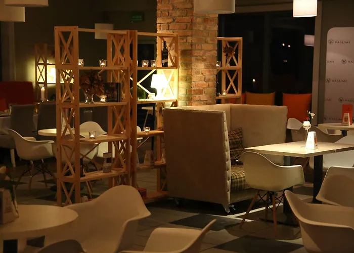 Hotel Pomaranczowa Plaza 3*